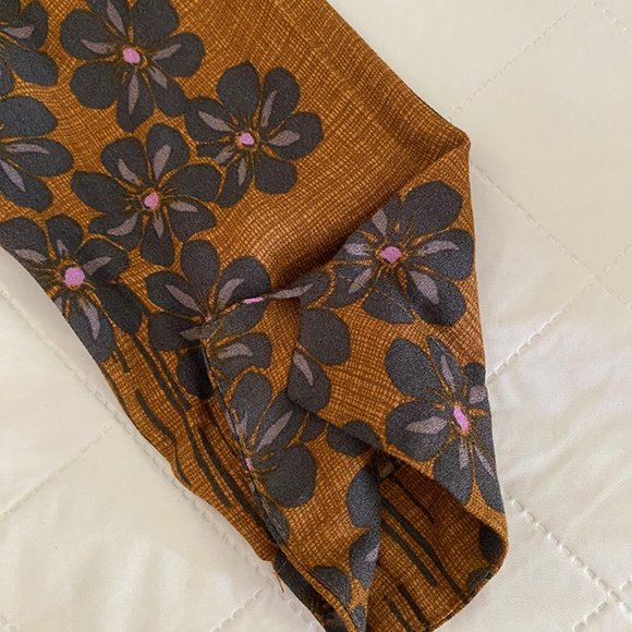 White Stuff - blouse with flowers details - like new - never worn - Picture 5 of 11